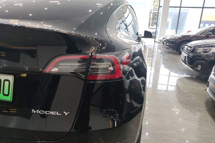 Used Tesla Model Y 2023 Rear-Wheel-Drive Version
