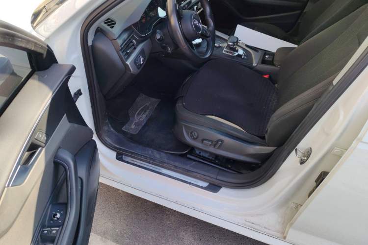 Used Audi A4L 2018 30th Anniversary Edition 40 TFSI Trendy Model
