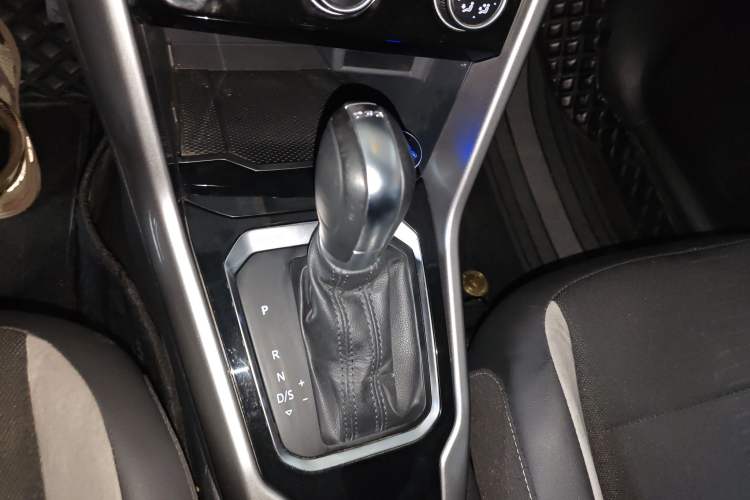 Used Volkswagen T-ROC 2020 230TSI DSG Two-Wheel Drive Advanced Version