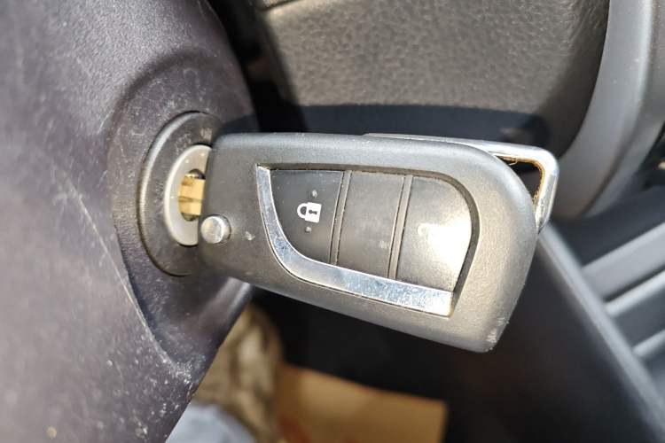 Used Toyota YARiS L 2019 1.5E CVT Dynamic Edition China VI compliant
