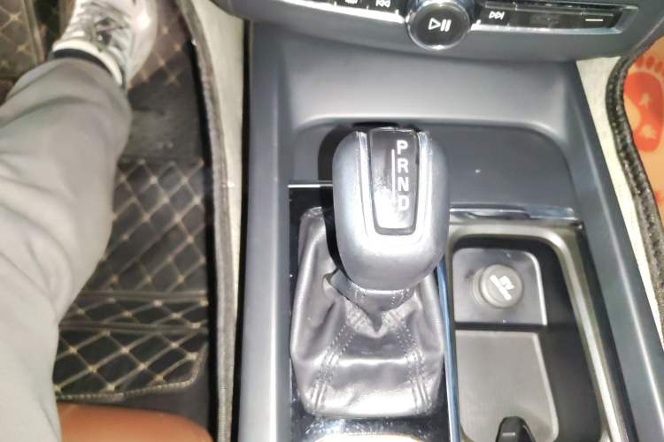 Used Volvo XC60 2019 T5 4x4 Zhiyuan Edition China VI Standard
