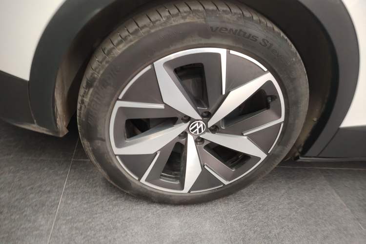 Used Volkswagen ID.4 CROZZ 2021 Long-Range Lite PRO Two-Wheel Drive Version