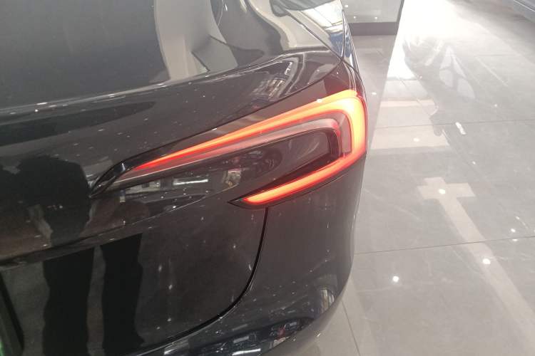 Used Tesla Model 3 2023 Rear-Wheel-Drive Version