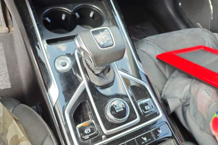 Used Hongqi HS5 2022 Revised Version 2.0T Smart Connect Flagship Edition
