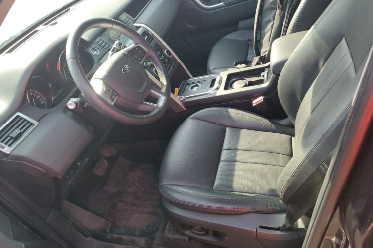 Used Land Rover Discovery Sport 2019 240 PS SE Version China VI Standard
