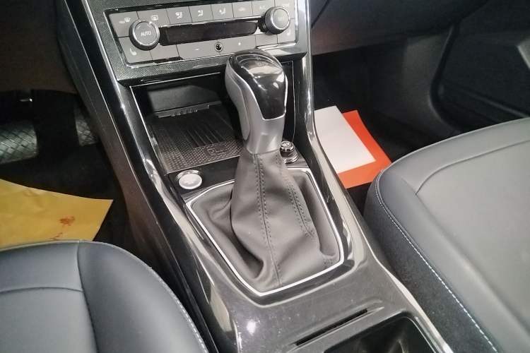 Used Volkswagen Tharu 