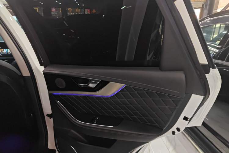 Used Hongqi HS5 2019 2.0T Smart Connect Flagship All-Wheel-Drive Version
