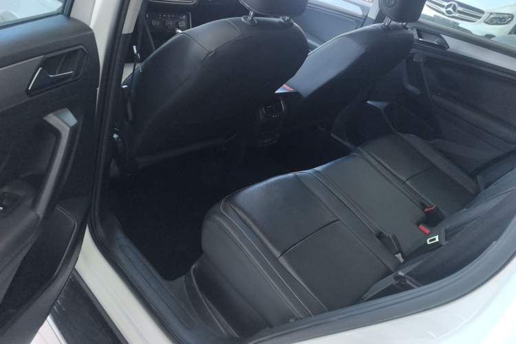 Used Volkswagen Tiguan L 2019 330TSI Automatic Two-Wheel Drive Luxury Edition China VI Standard
