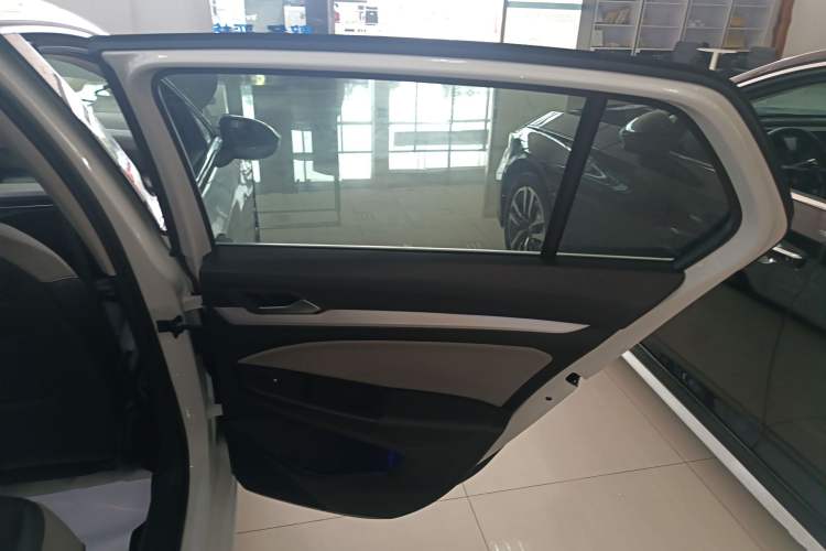 Used Volkswagen Golf 2023 Facelift 280TSI DSG Pro
