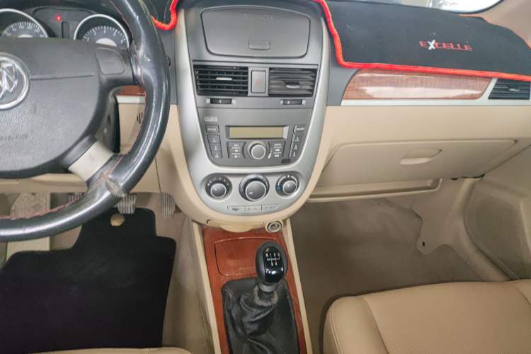 Used Buick Excelle 2013 1.5L Manual Luxury Model
