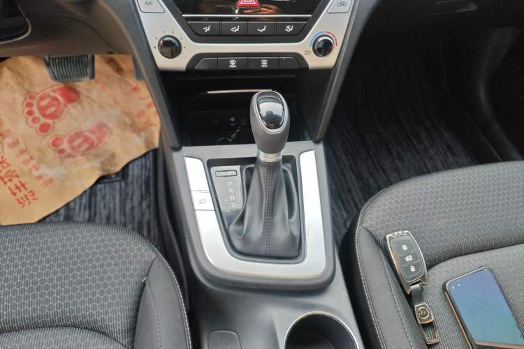 Used Hyundai Elantra 2016 1.6L Automatic ZhiXuan · Youth Edition
