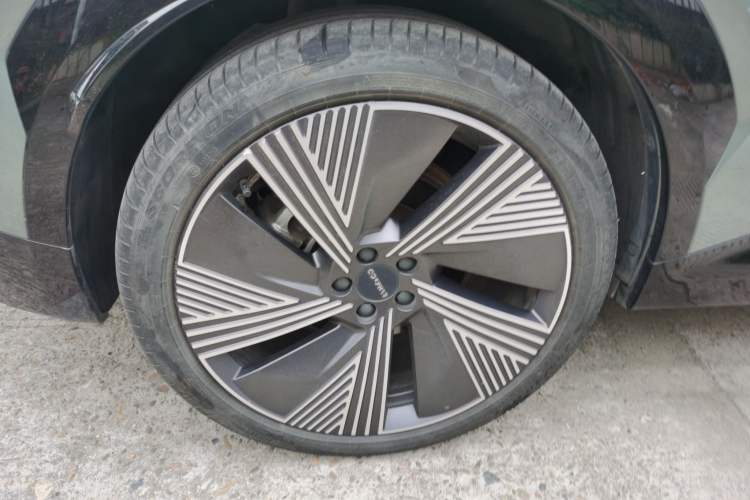 Used Lynk & Co 08 EM-P 2023 220km All-Wheel-Drive Performance Halo
