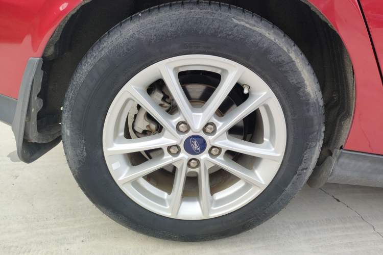 Used Ford Focus 2015 Hatchback 1.6L Automatic Fashion Edition
