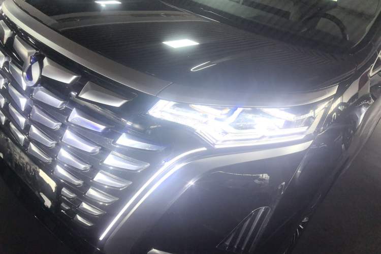 Used Denza D9 2024 DM-i 980 Four-Wheel Drive Flagship Model
