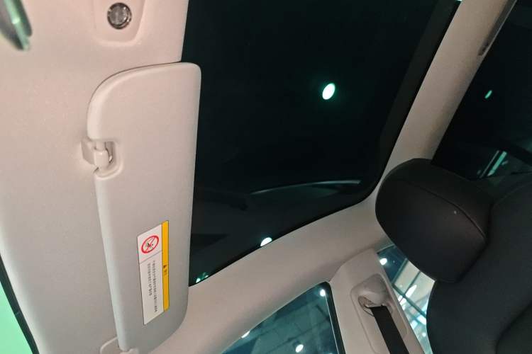 Used Tesla Model 3 2019 Standard Range Rear-Drive Upgraded Version
