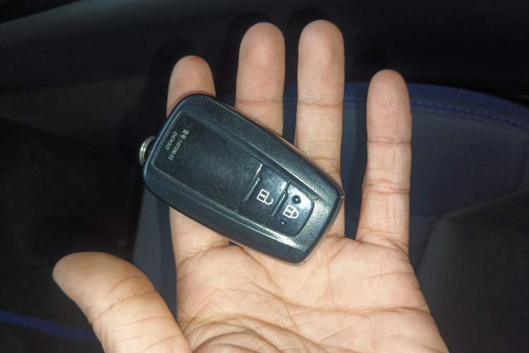 Used Toyota C-HR 2018 2.0L Leading with Sunroof China VI Standard
