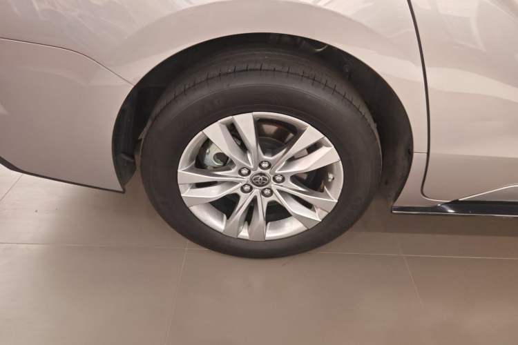 Used Toyota Sienna 2021 2.5L Hybrid Platinum Edition

