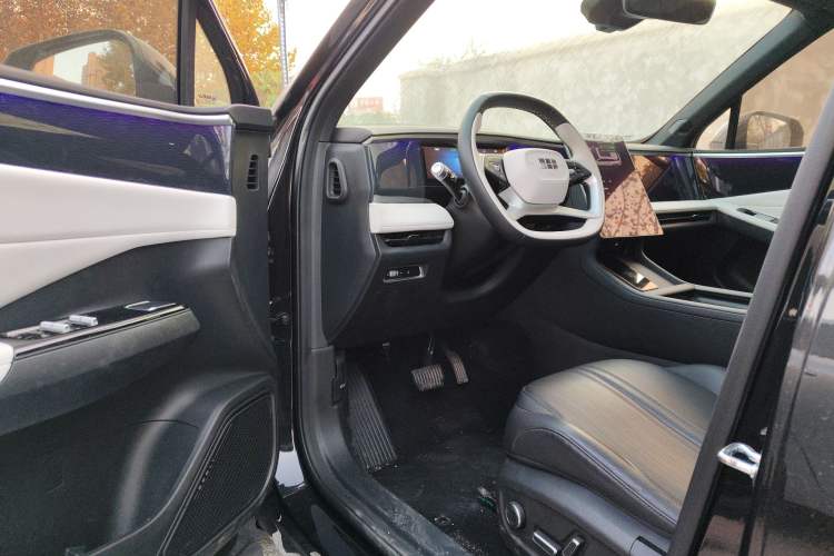 Used  L7 2024 1.5T 115 km MAX Dragon Edition
