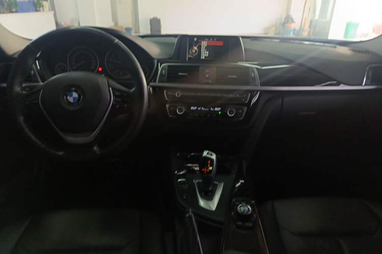 Used BMW 3 Series 2017 318Li Fashion Model