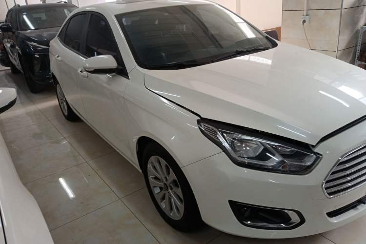 Used Ford Escort 2015 1.5L Manual Fashion Edition
