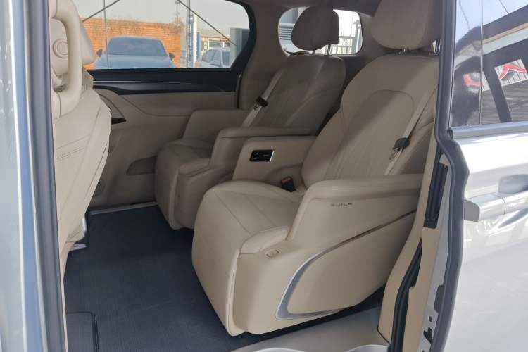 Used Buick GL8 New Energy 2025 Lu Shang Luxury Edition 7-Seater
