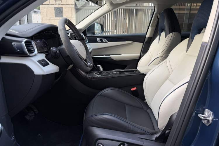 Used Lynk & Co 01 2017 2.0T Two-Wheel Drive Zhaopu Version
