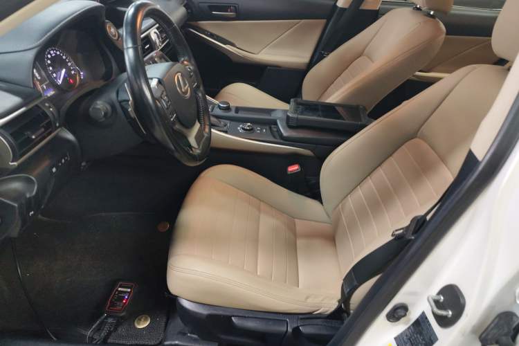 Used Lexus IS 2017 300 Leading Edition
