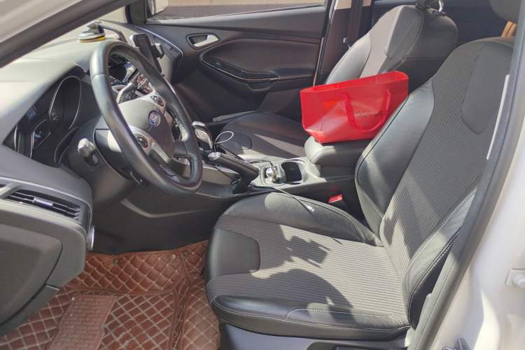 Used Ford Focus 2012 Hatchback 2.0L Automatic Luxury Sport Model