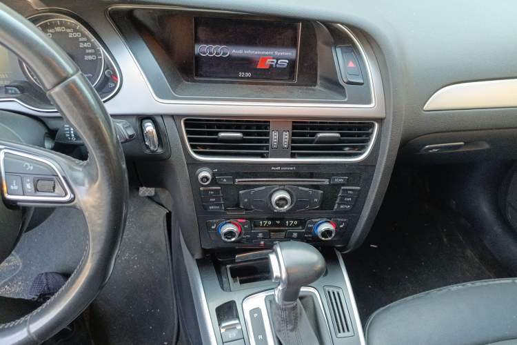 Used Audi A4 2013 40 TFSI allroad quattro Comfort model
