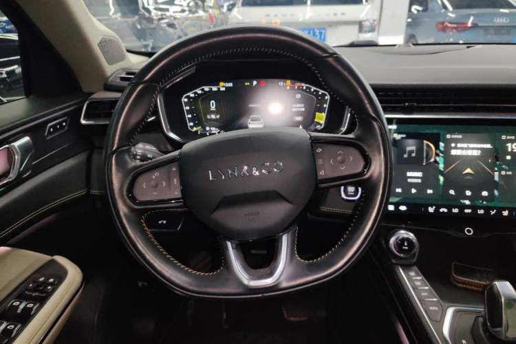 Used Lynk & Co 05 2020 2.0TD Two-Wheel Drive Shine Halo
