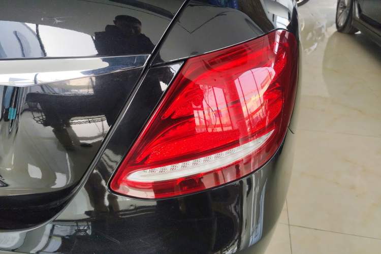 Used Mercedes-Benz E-Class 2020 Facelift E 260 L
