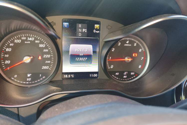 Used Mercedes-Benz GLC 2017 GLC 260 4MATIC Luxury Model
