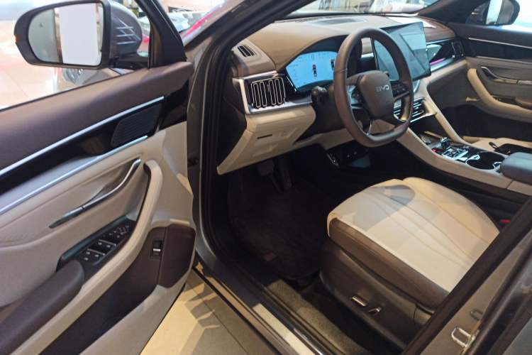 Used BYD Song PLUS New Energy 2025 EV Intelligent Driving Version 520km Premium Model
