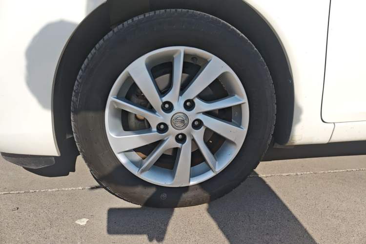 Used Nissan Tiida 2016 1.6L CVT Cool Dynamic Edition
