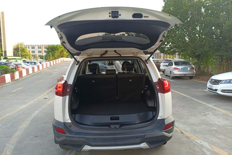 Used Toyota RAV4 2015 2.5L Automatic 4x4 Elite Edition
