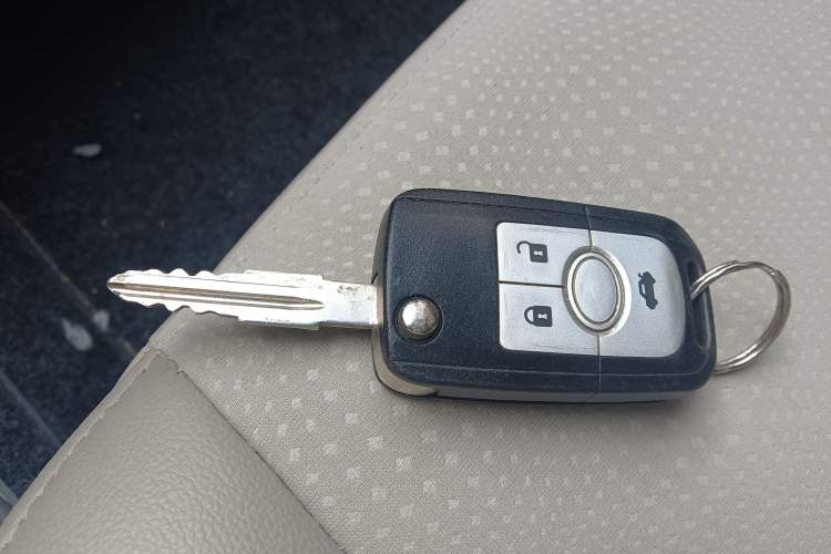 Used Buick Excelle 2015 1.5L Automatic Classic Model
