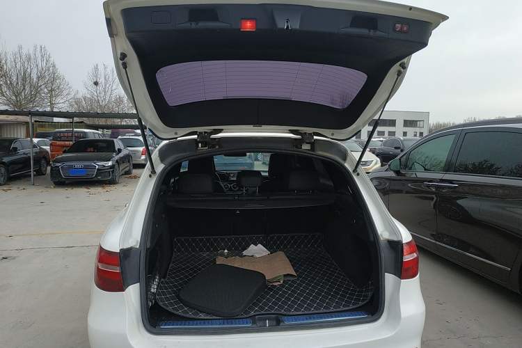 Used Mercedes-Benz GLC 2019 GLC 260 L 4MATIC Dynamic Model