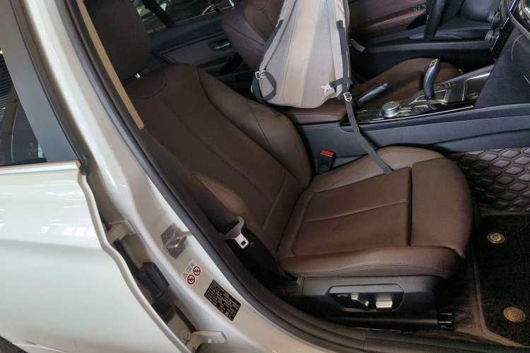 Used BMW 3 Series 2019 320Li Fashion Model
