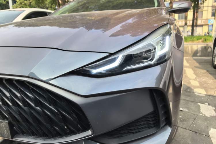 Used MG 5 2022 180 DVVT CVT Youth Luxury Edition
