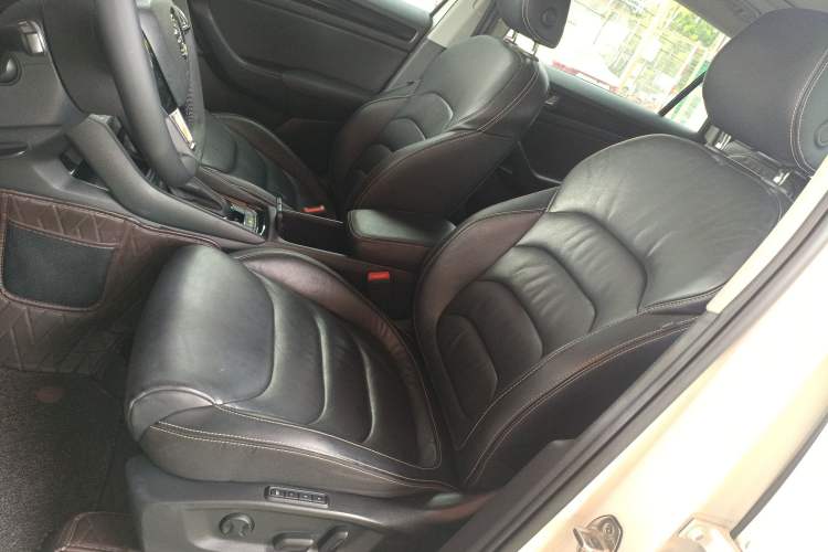 Used Skoda Kodiaq 2019 Facelifted TSI330 7-Seater Two-Wheel-Drive Luxury Enjoyment Edition China VI Standard
