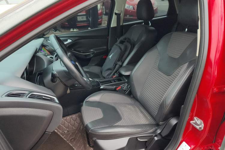 Used Ford Focus 2015 Hatchback 1.6L Automatic Fashion Edition