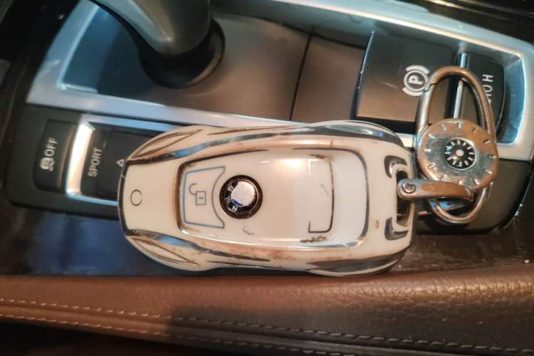 Used BMW 5 Series 2017 525Li Leading Model
