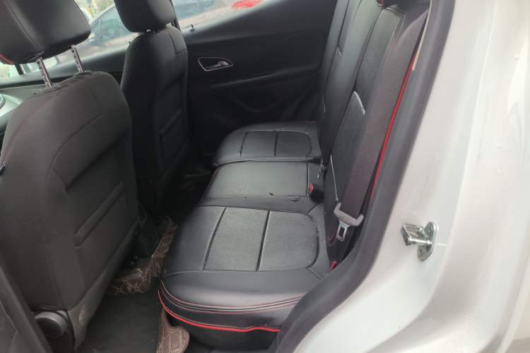 Used Buick Encore 2015 1.4T Automatic Two-Wheel Drive Urban Elite Version
