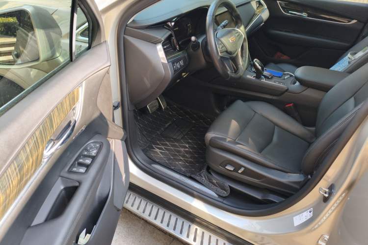 Used Cadillac XT5 2016 25T Luxury Model