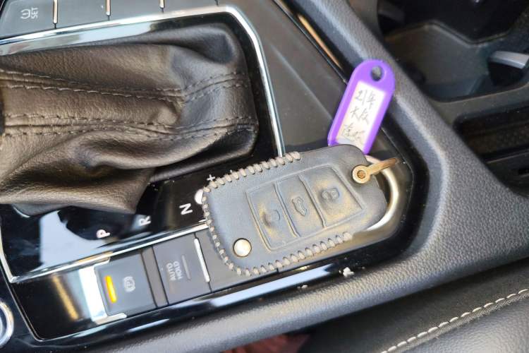 Used Volkswagen Tiguan L 2021 330TSI Automatic Two-Wheel Drive Smart Edition
