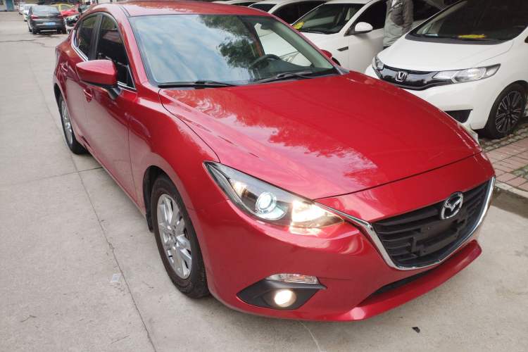 Used Mazda Mazda 3 Axela 2016 Sedan 1.5L Manual Comfort Model
