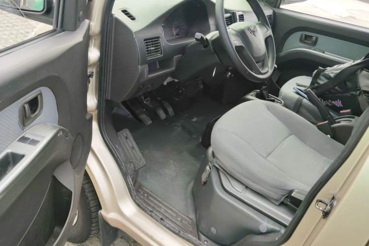 Used Wuling Rongguang 2021 1.5L Extended Standard Version with Air Conditioning – L3C