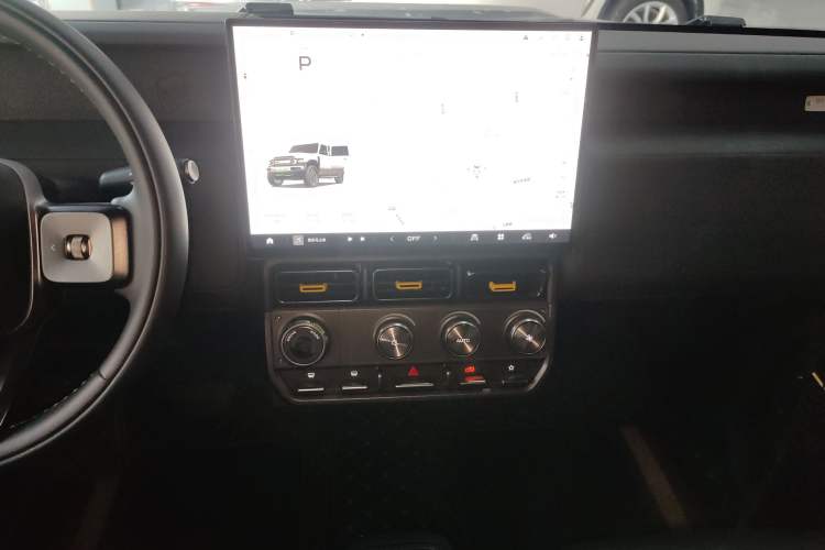 Used  V23 2025 401 Two-Wheel Drive Advanced Edition