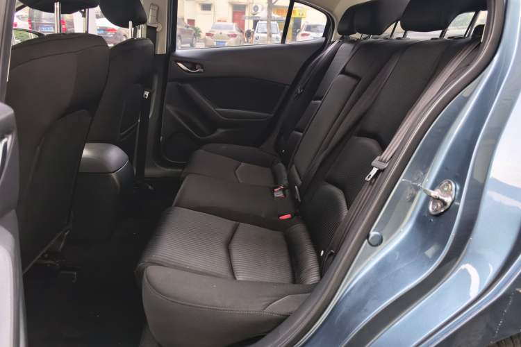 Used Mazda Mazda 3 Axela 2016 Sedan 1.5L Automatic Comfort Model