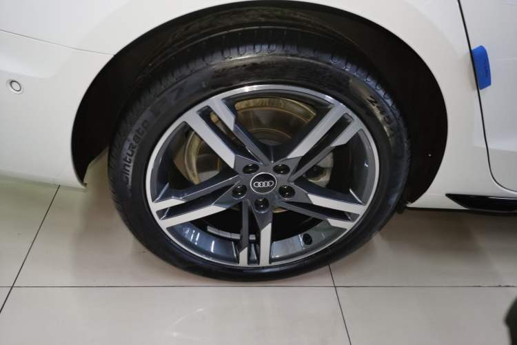 Used Audi A4L 2022 40 TFSI Luxury Dynamic Model
